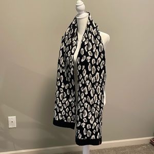 CC Exclusives animal print scarf    Excellent Condition
